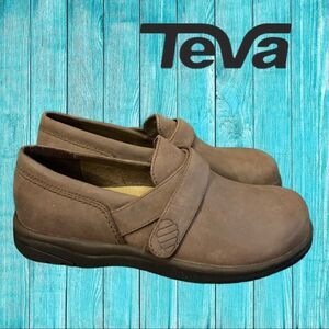 NWOT Teva Womens Vermont Comfort Walking Shoes 6.5